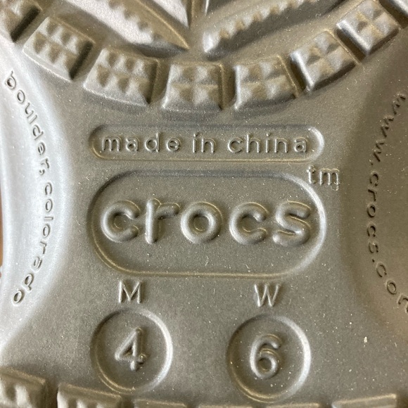 CROCS womens 6/mens 4 Classic Gray crocs sandals - Picture 4 of 4